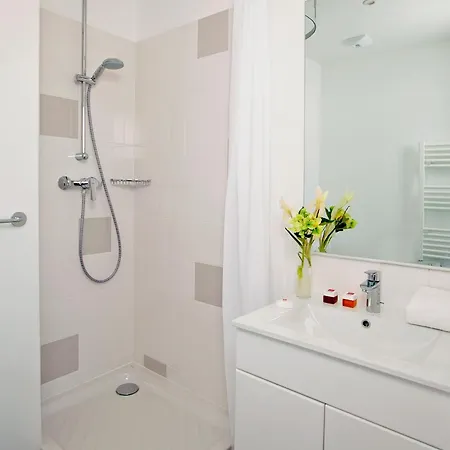 セジュール＆アフェール デヴ アパートホテル