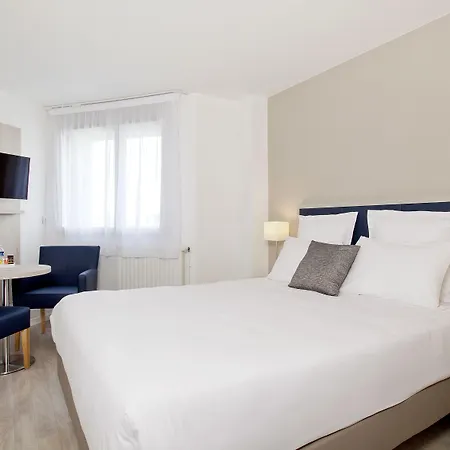 アパートホテル セジュール＆アフェール デヴ 4*