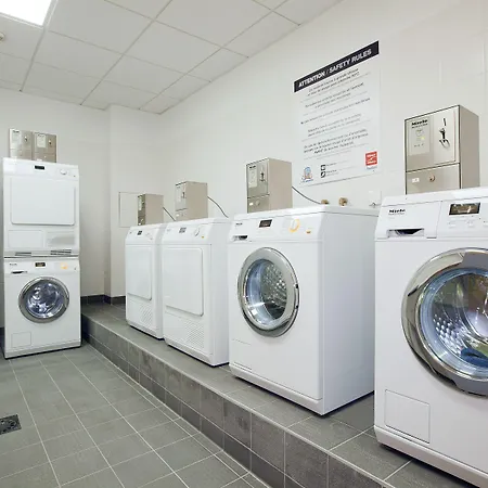 セジュール＆アフェール デヴ 4* パリ