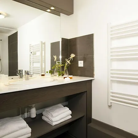 セジュール＆アフェール デヴ アパートホテル 4*