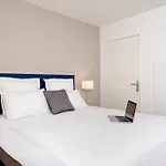 アパートホテル セジュール＆アフェール デヴ 4*