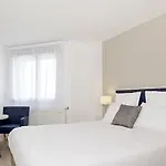 セジュール＆アフェール デヴ 4*