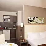 アパートホテル セジュール＆アフェール デヴ パリ